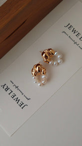 Retro Pearl Earrings Timeless Vintage Elegance for Modern Women