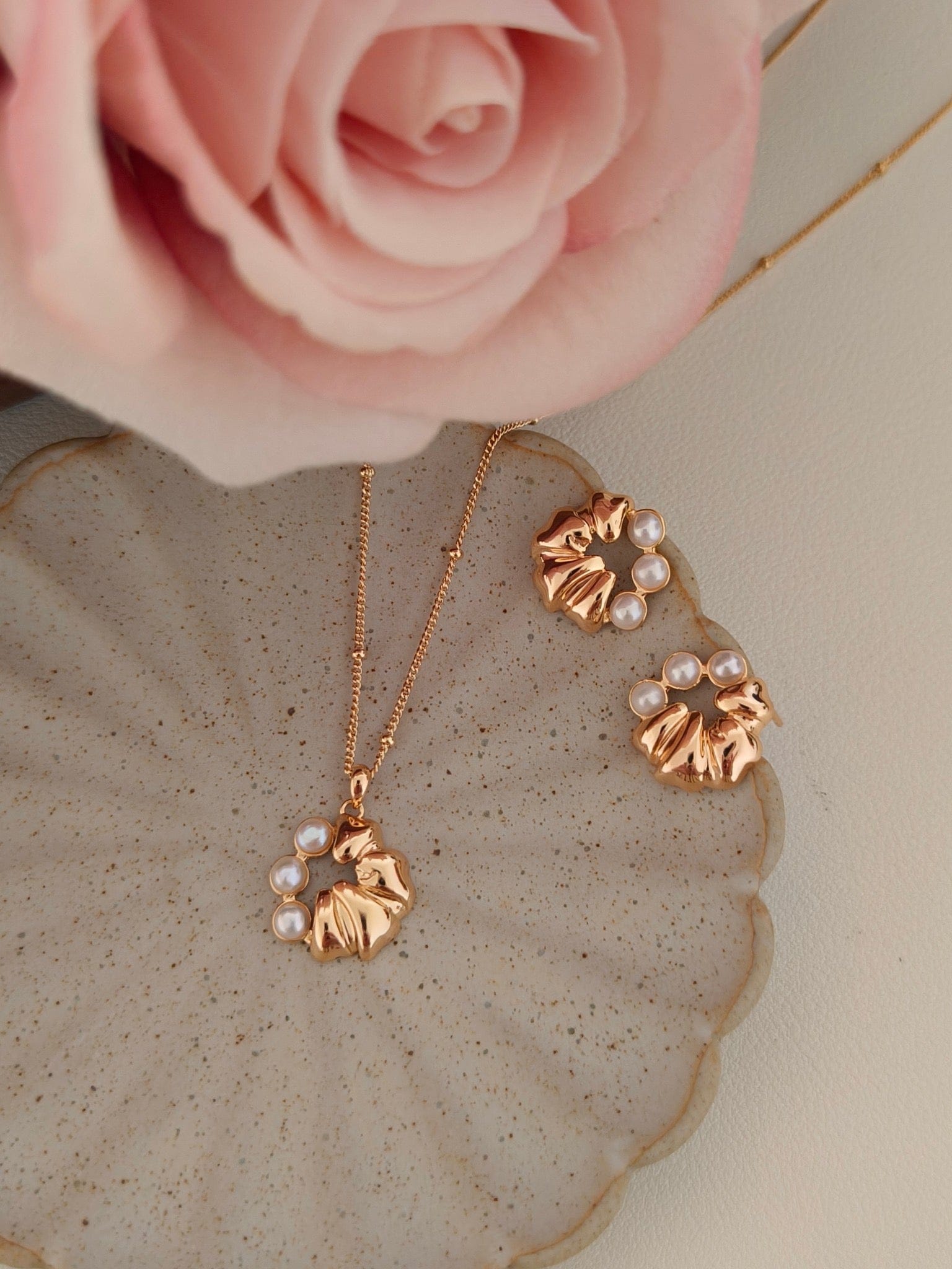 Retro Pearl Necklace | The Aethels