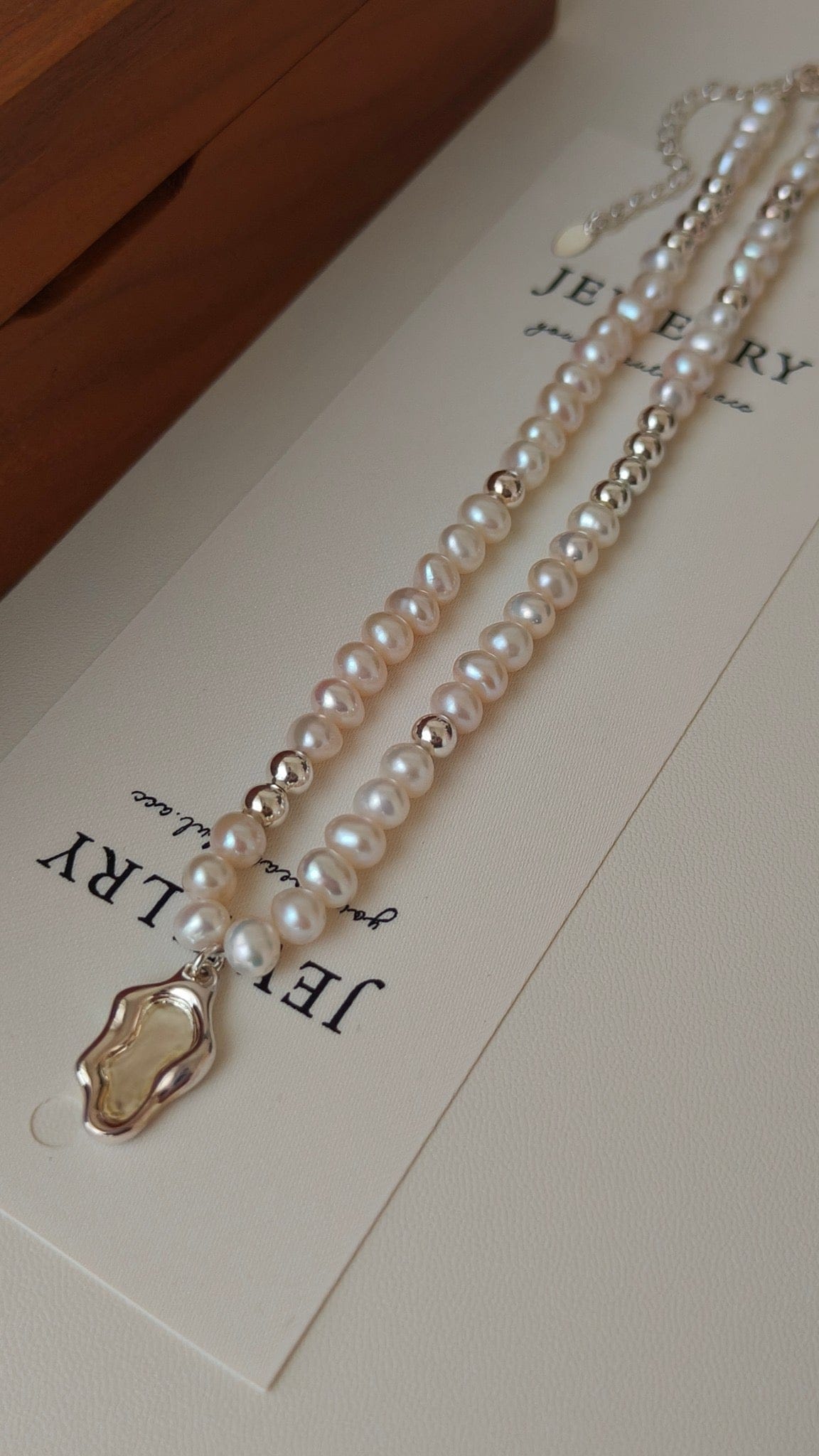 Silver-Tone Pearl Necklace Nature-Inspired Elegance with Mountain Design