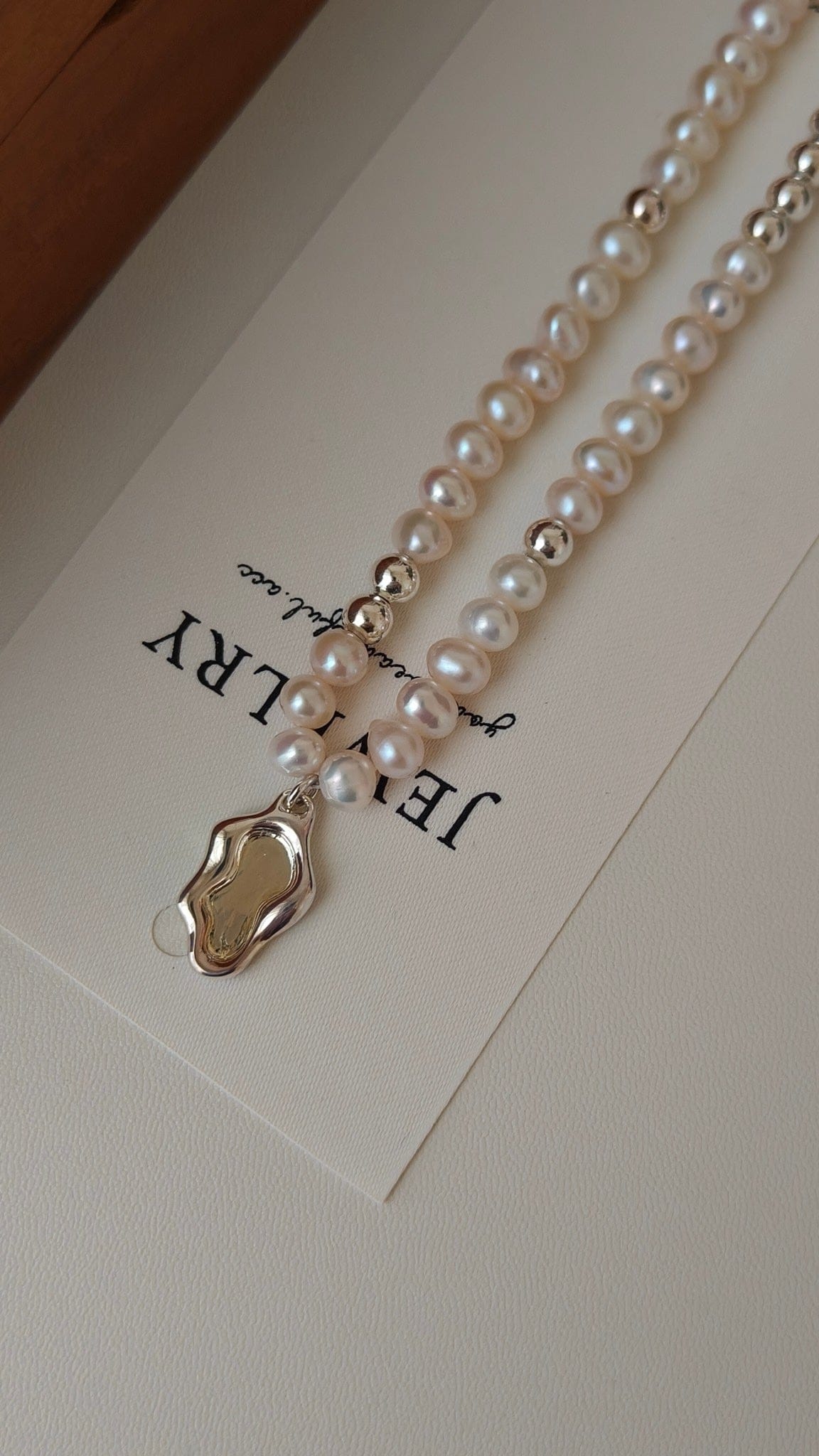 Silver-Tone Pearl Necklace Nature-Inspired Elegance with Mountain Design